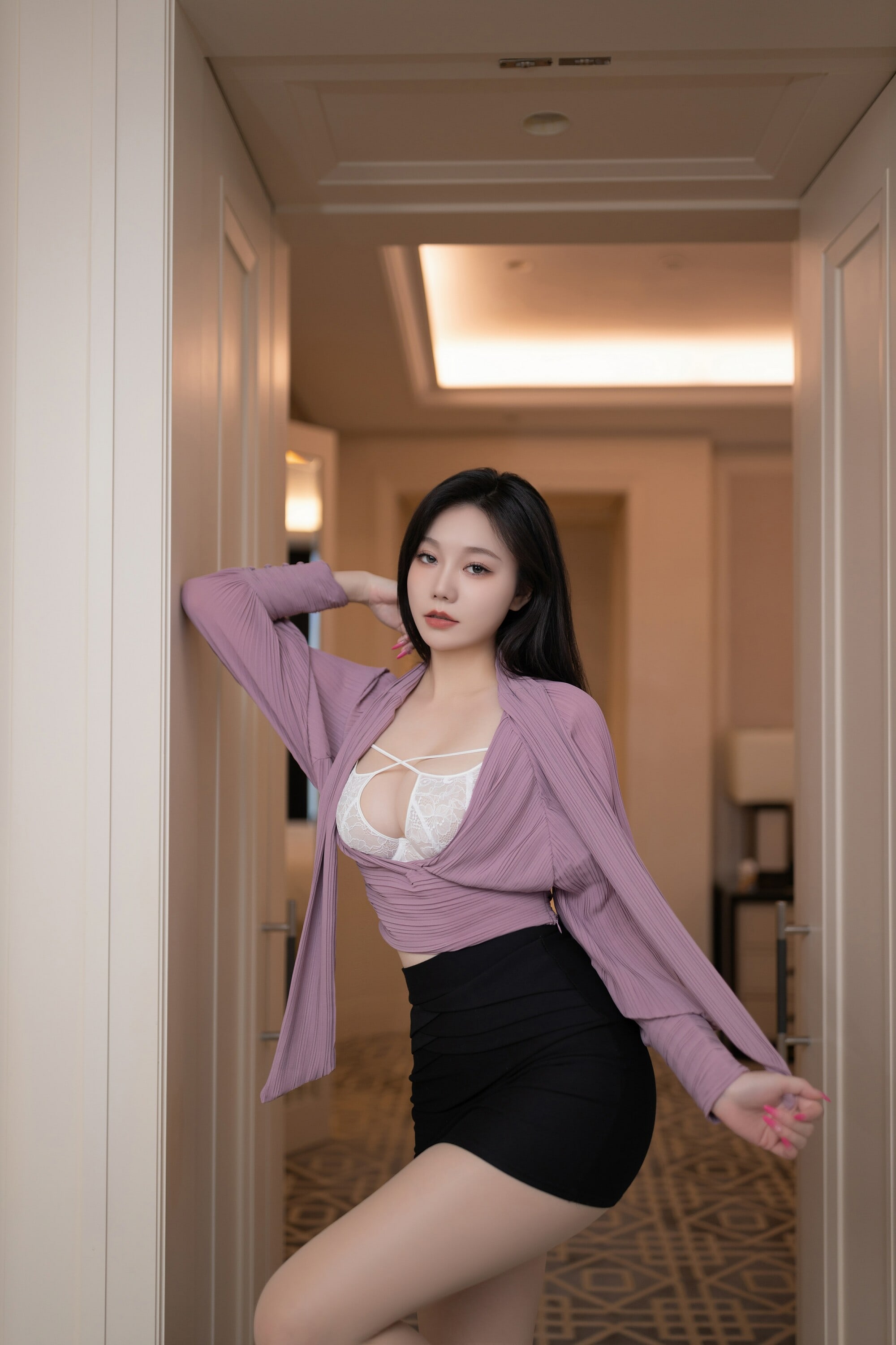 极品人妻黄乐然车震姿势销魂肉体半裸上身系列艺术图片