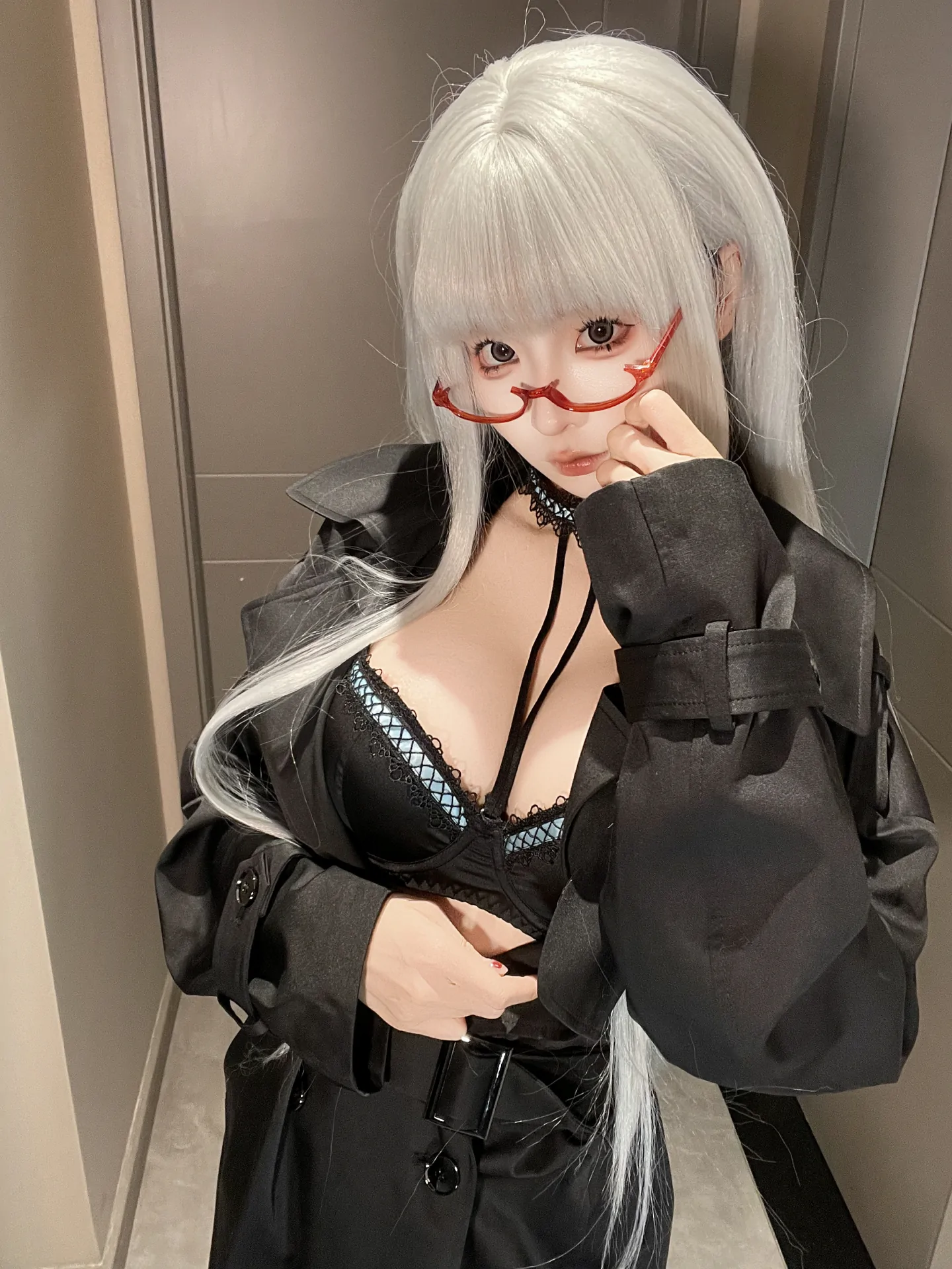 超性感动漫巨乳美女黄图