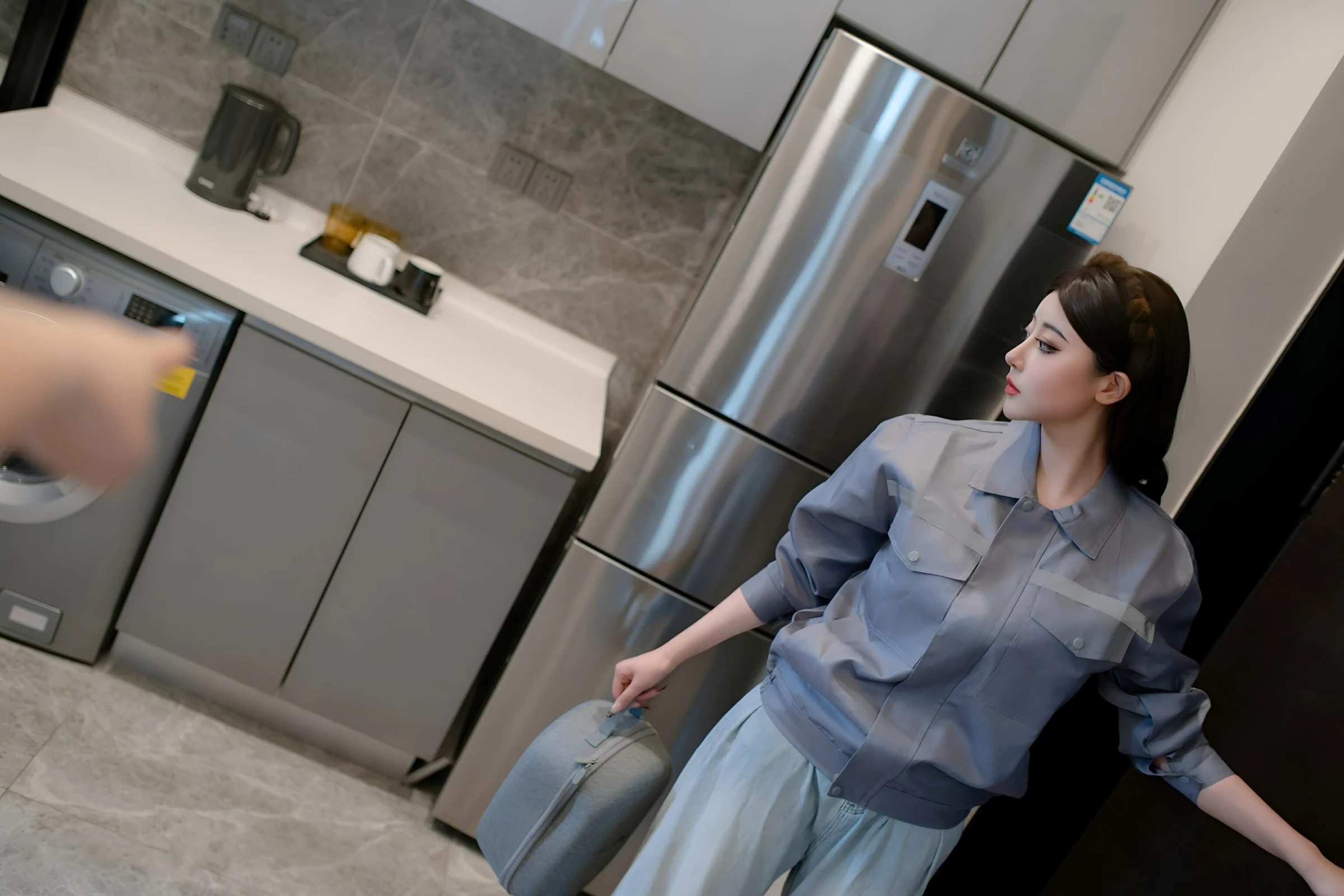 三日月夜动漫美女禁处受辱图片