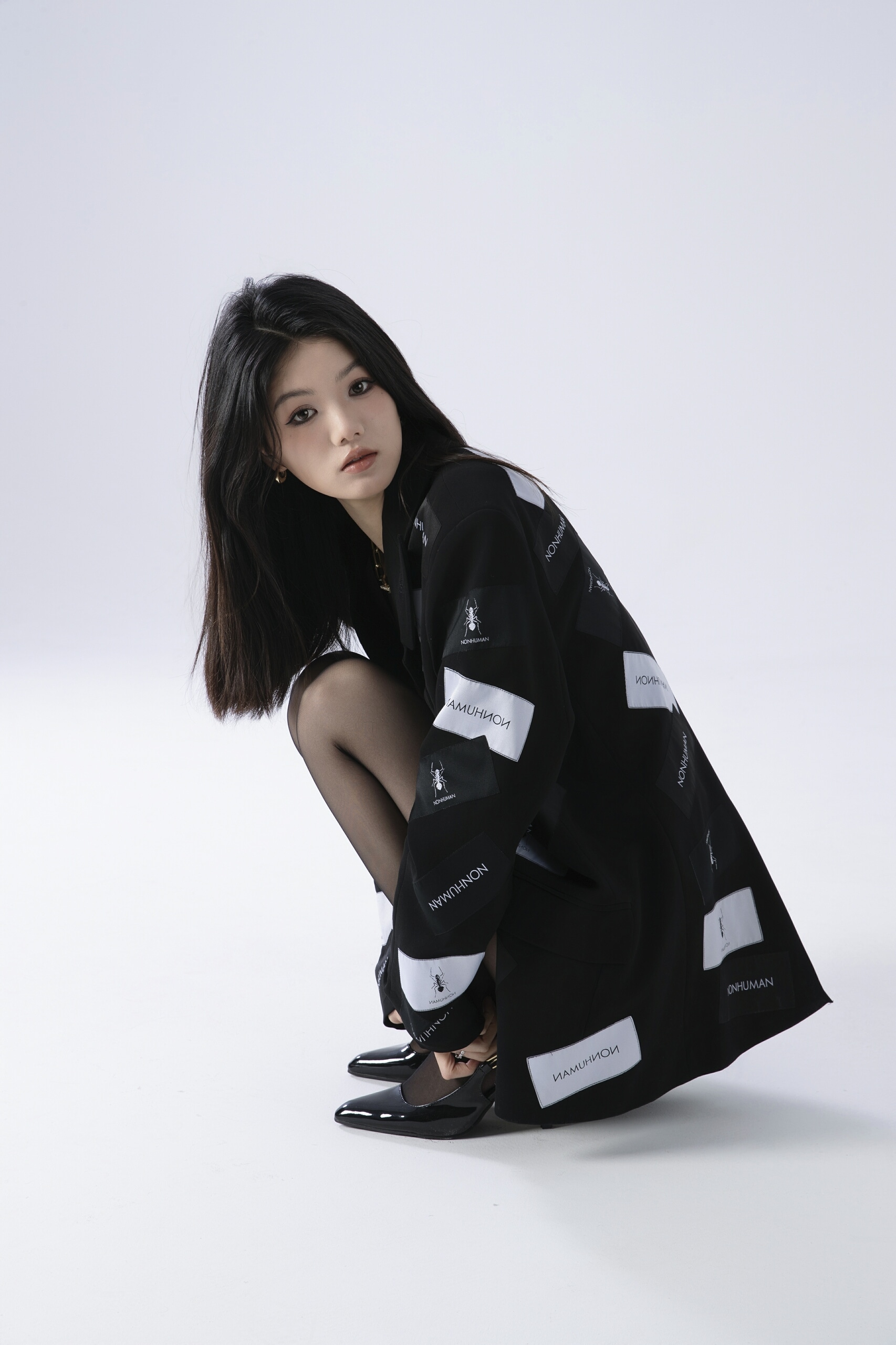 [ROSI写真] 黑色网格丝袜美女惊艳私房妩媚撩人