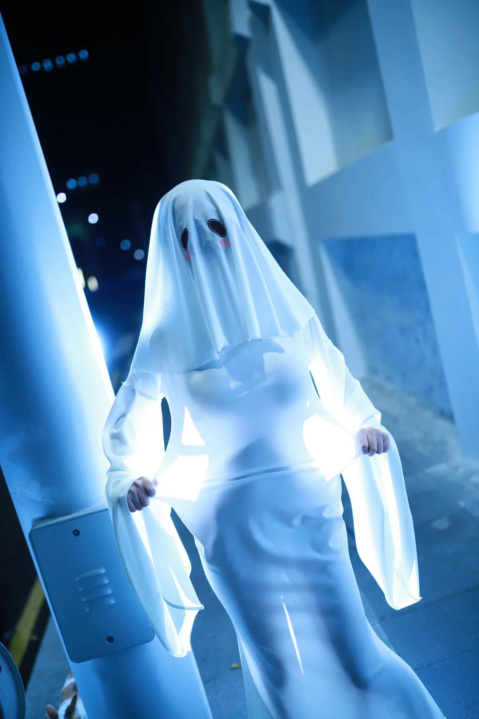 半裸尤物妹纸赵馨悦丁字裤饱满阴部三角区大奶翘臀美女性交写真(20) - 迷藥女辯護師