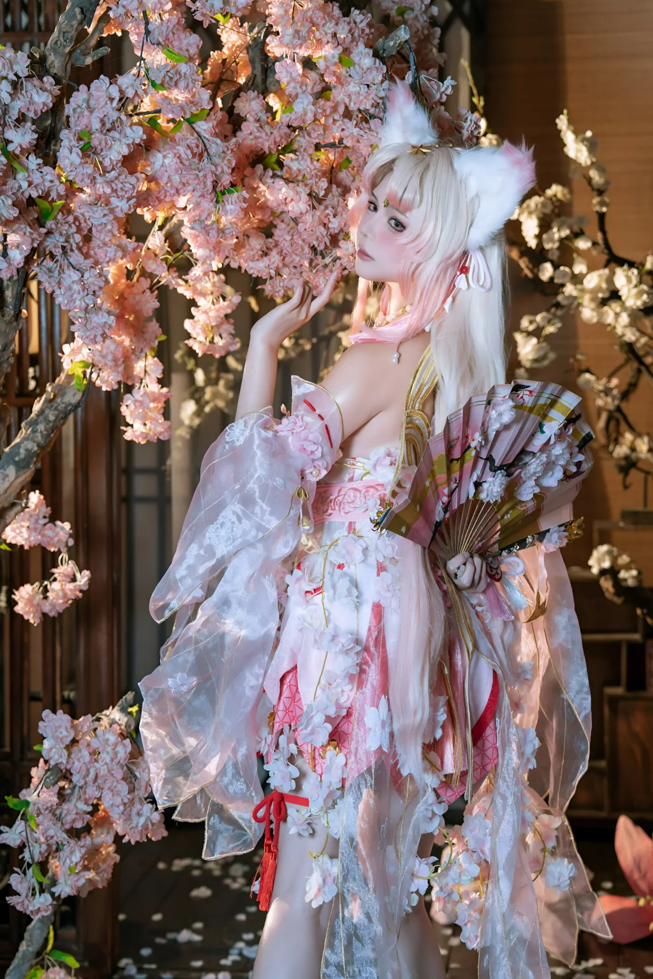 大胸美女王梓童给男生吃私人部位诱惑 50招口爱技巧带图 - 強姦爆插