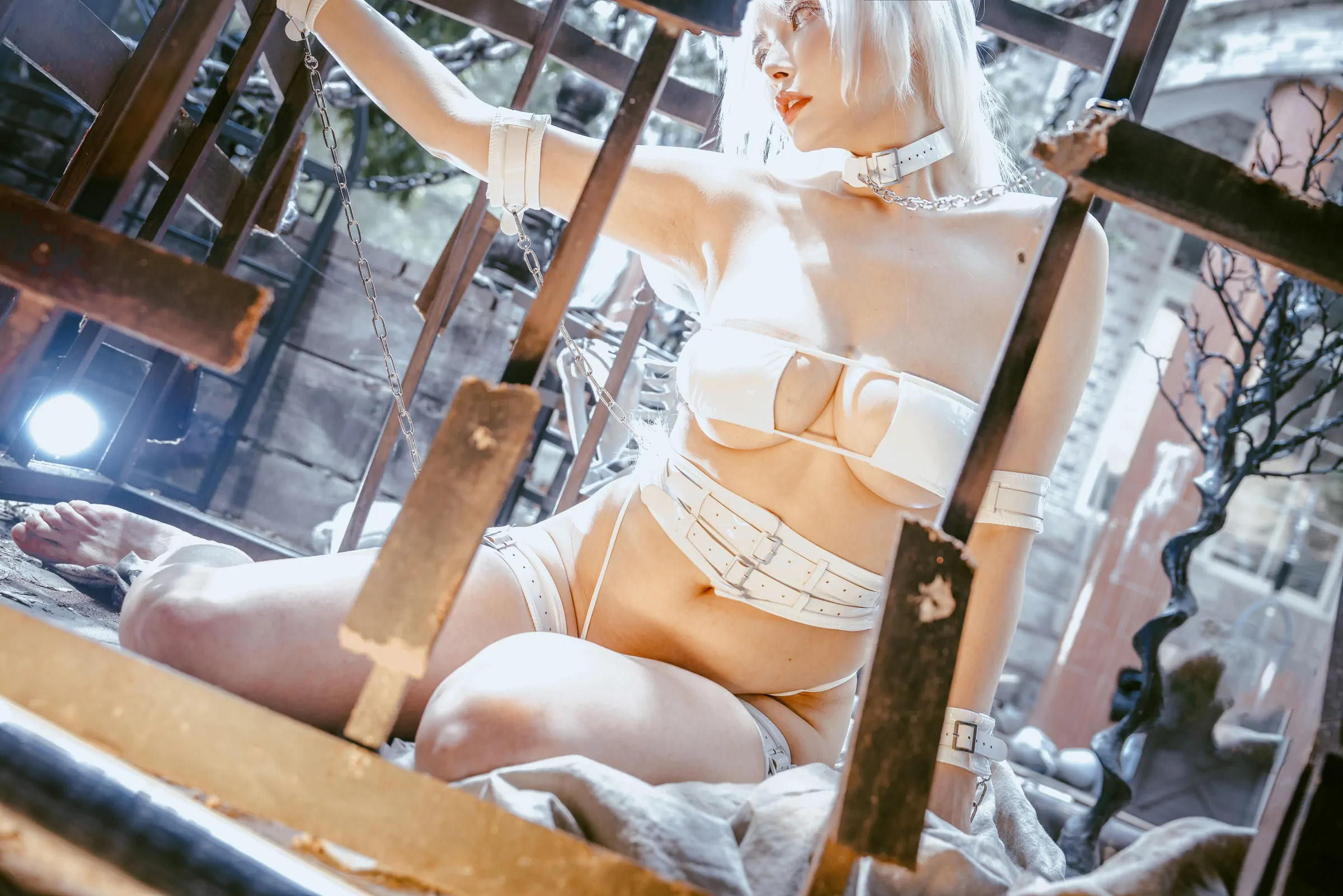 宅男最爱动漫美女比基尼被虐吸奶图