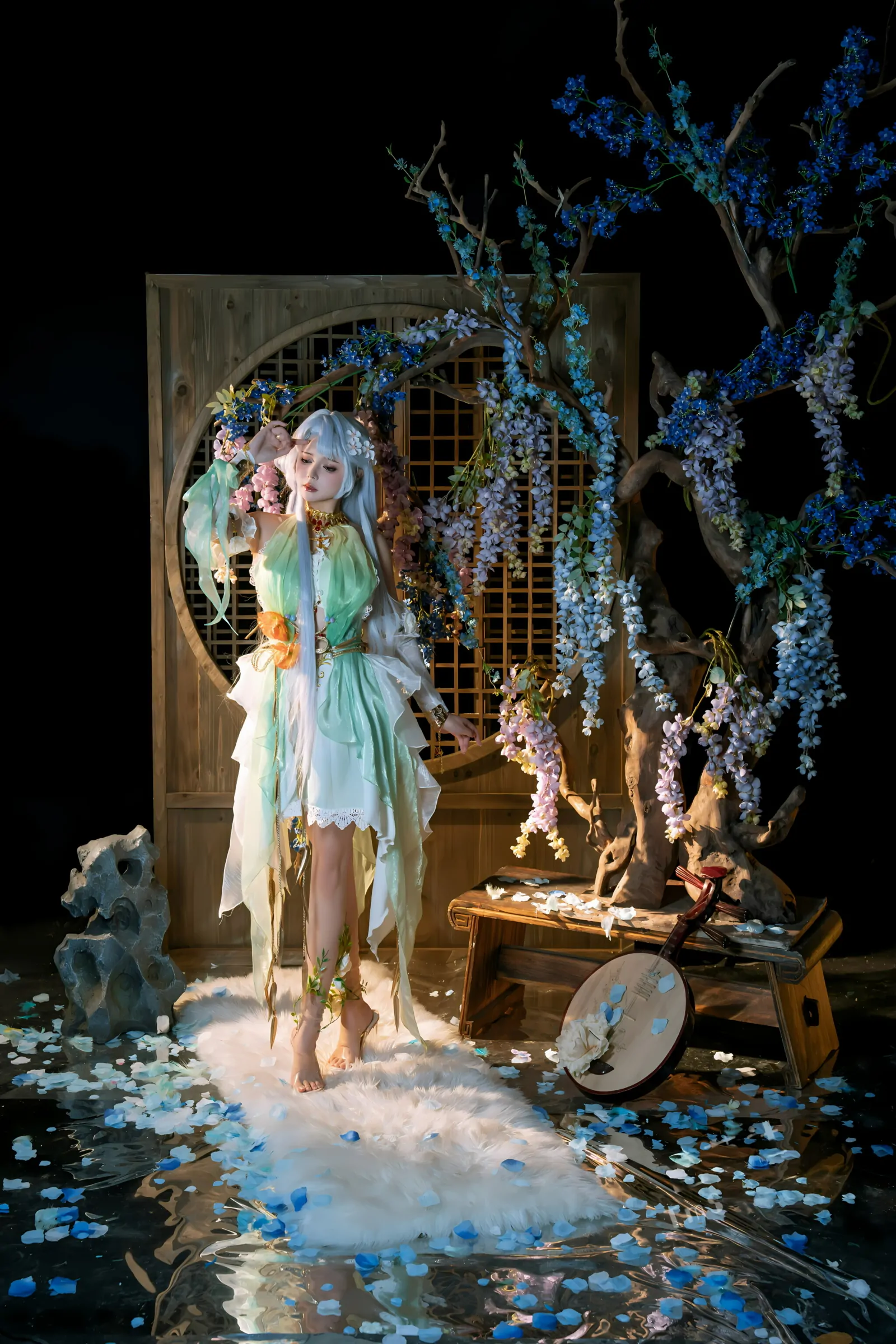 街拍黑丝OL制服气质白领