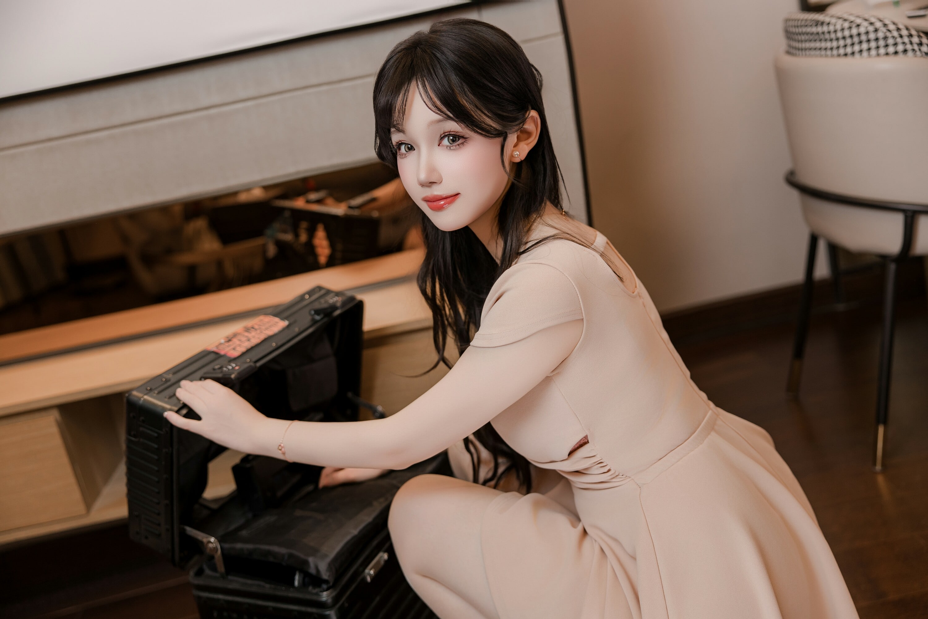 美女沐若昕性感薄纱睡衣浴室湿身裸体遮胸光屁屁诱惑