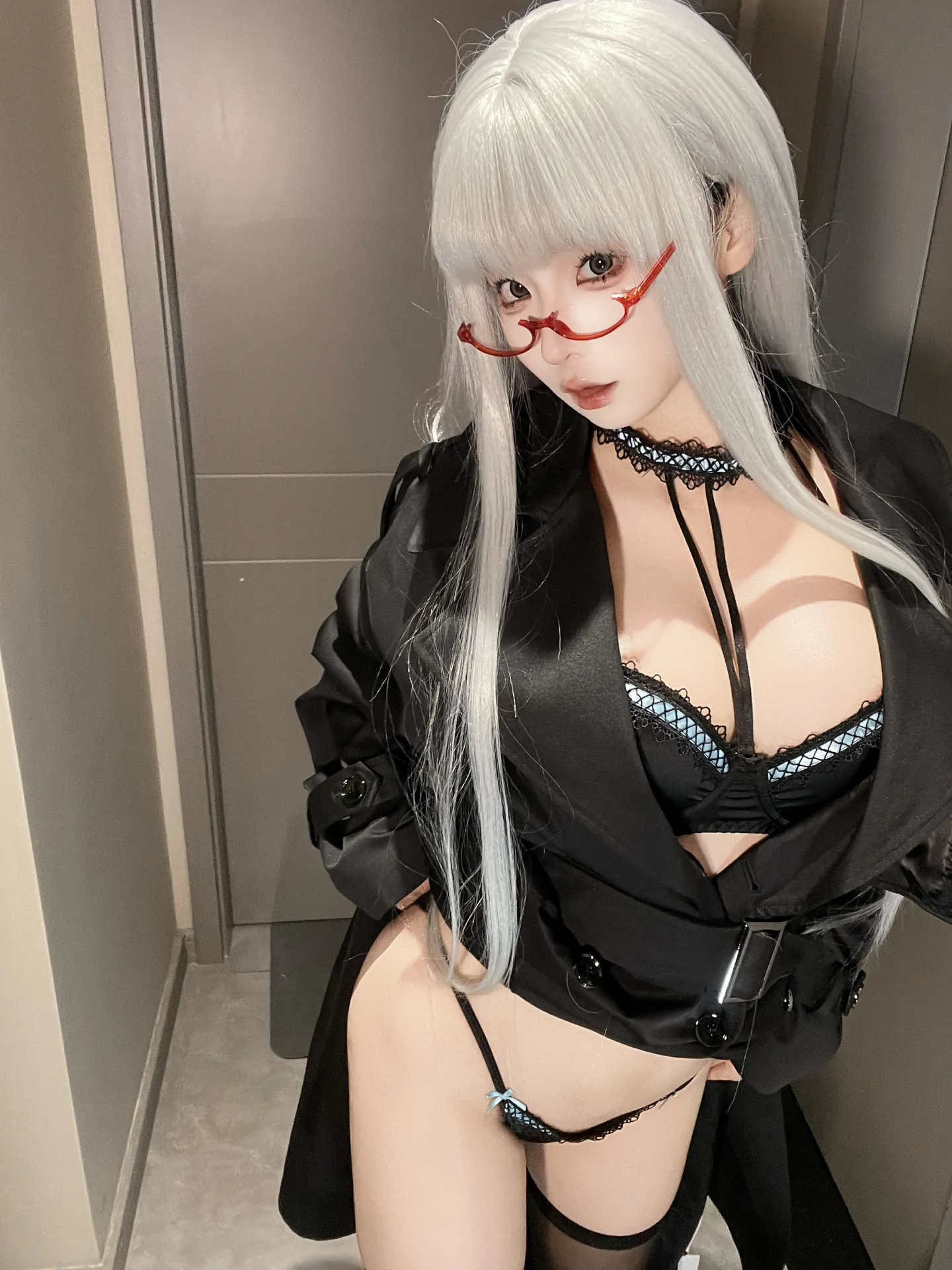 西西人体一级裸片 丁筱南大尺度内衣翘臀真人人体芝术