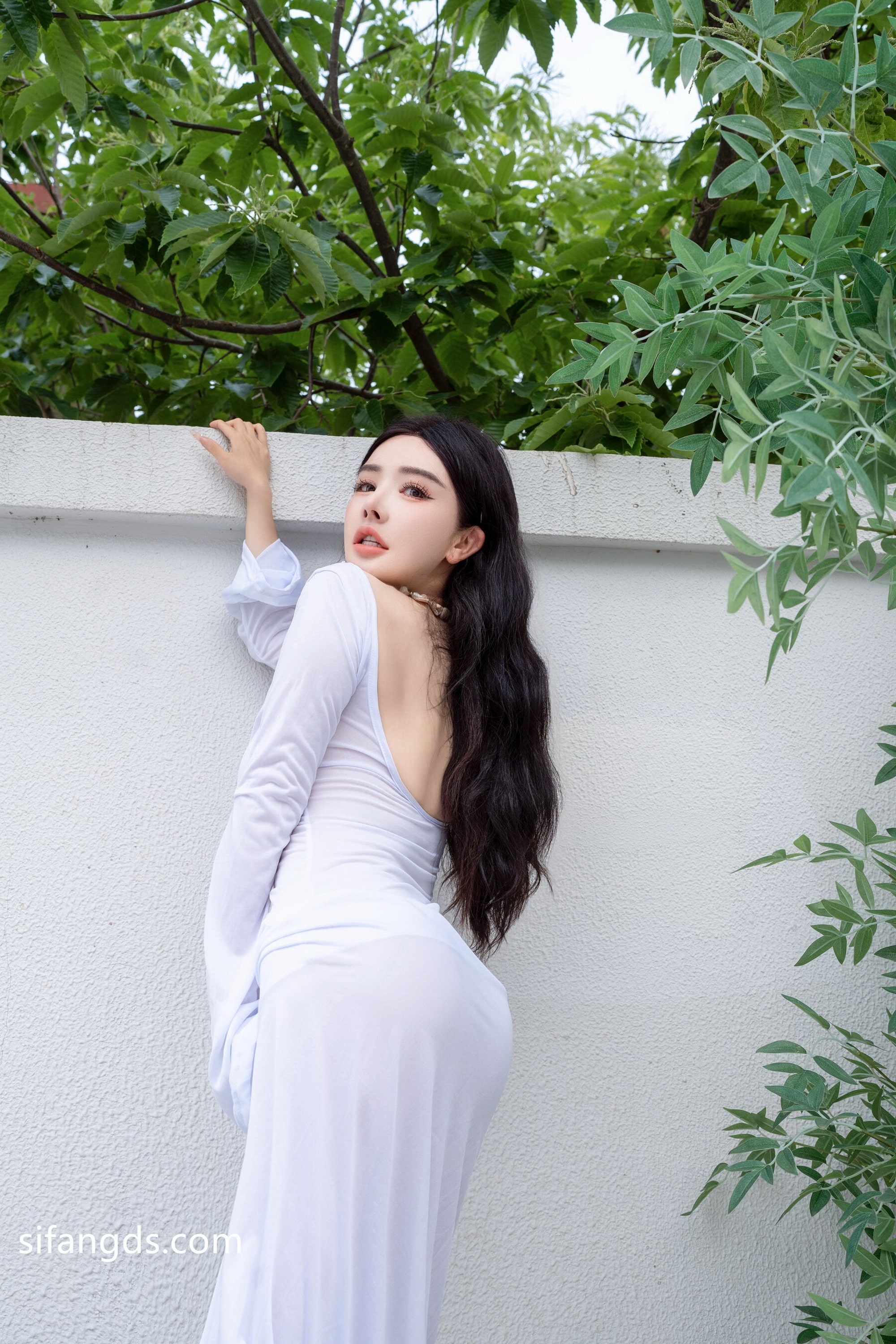 洛天依性感动漫美女被虐吸奶图片