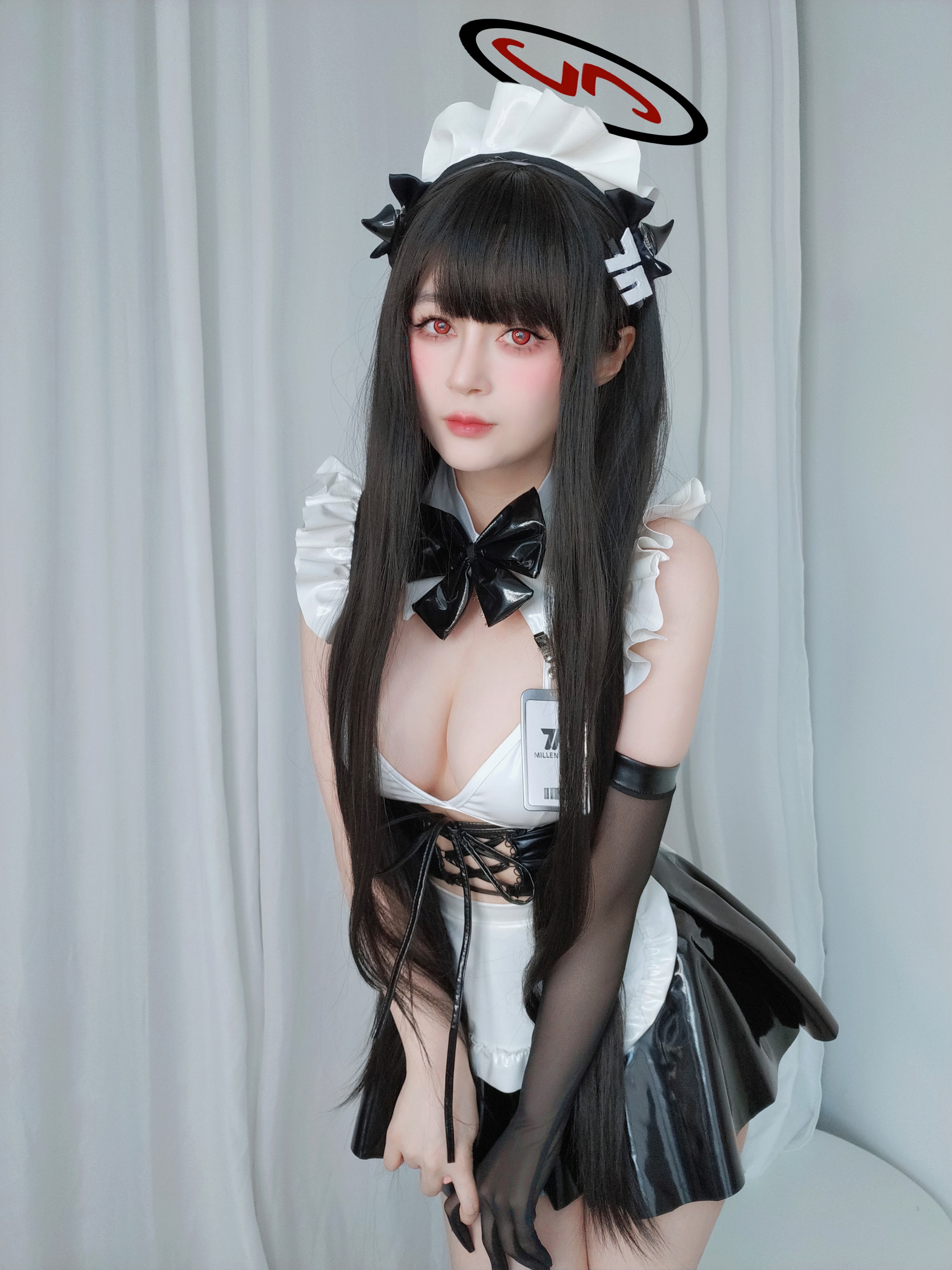 巨胸美女於抬苞白嫩大奶半裸制服人体诱惑