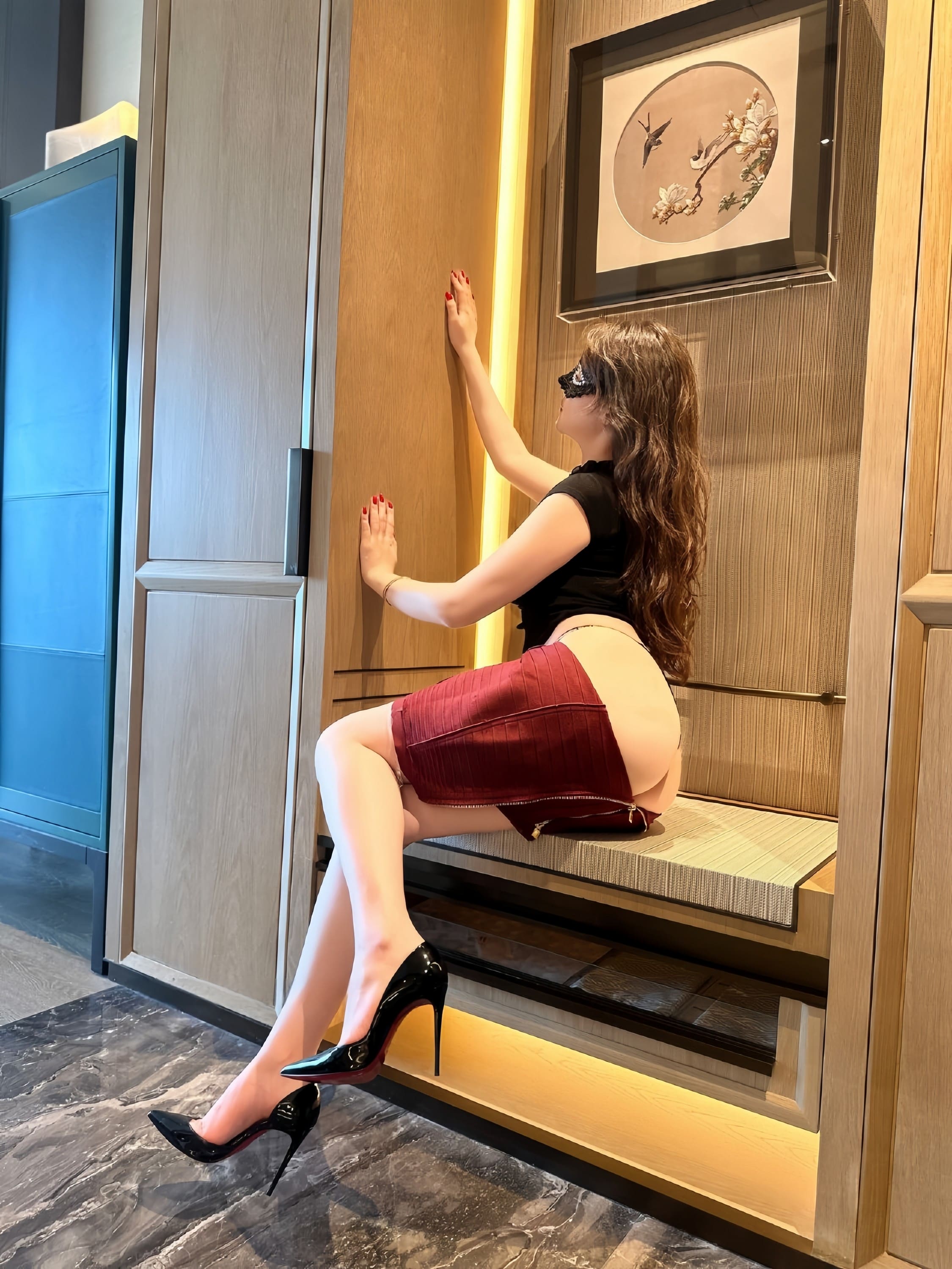 丽柜美束美女南湘baby全裸手遮私处人体艺术写真