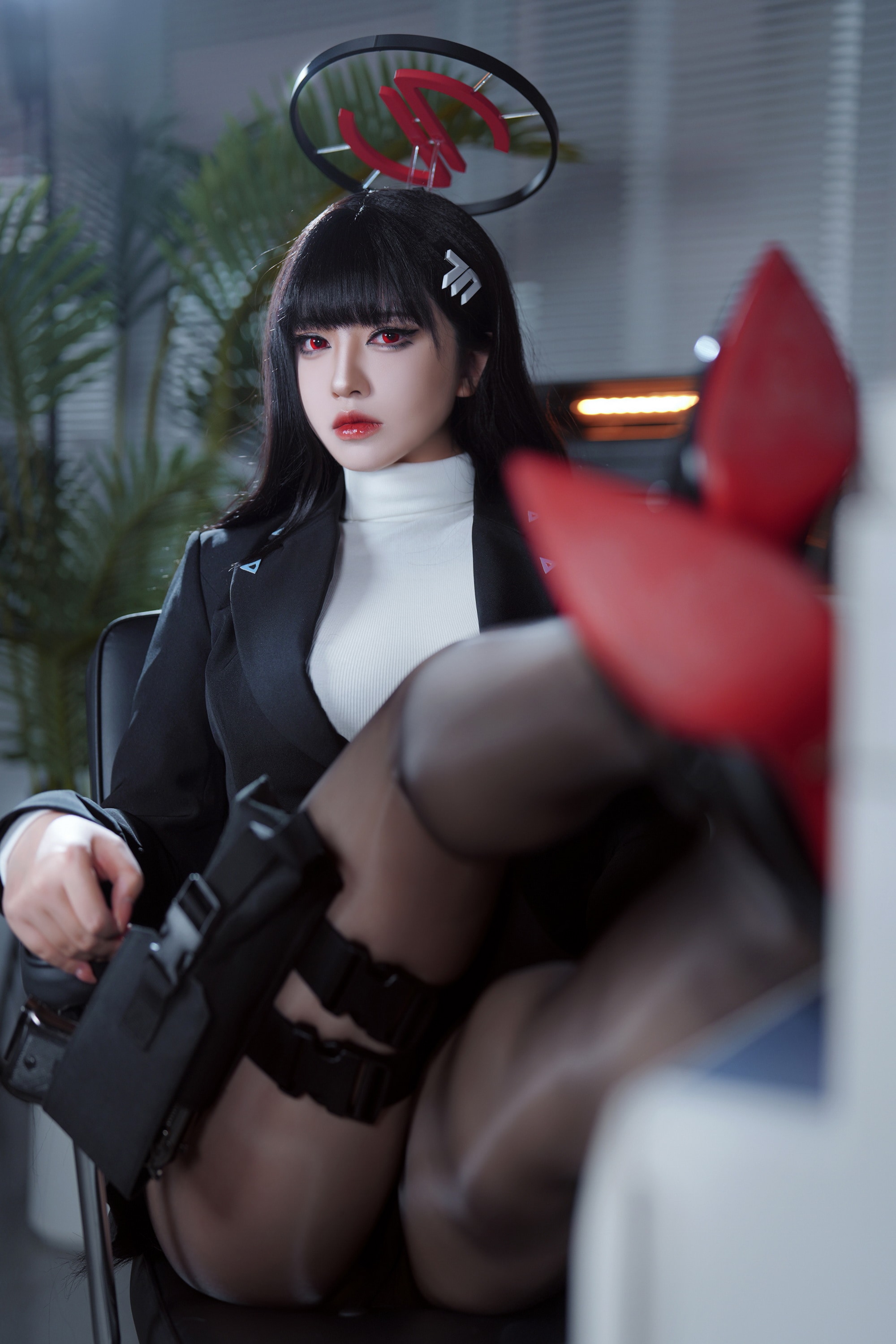 街拍紧身白裤翘臀MM - 兽医全联福利