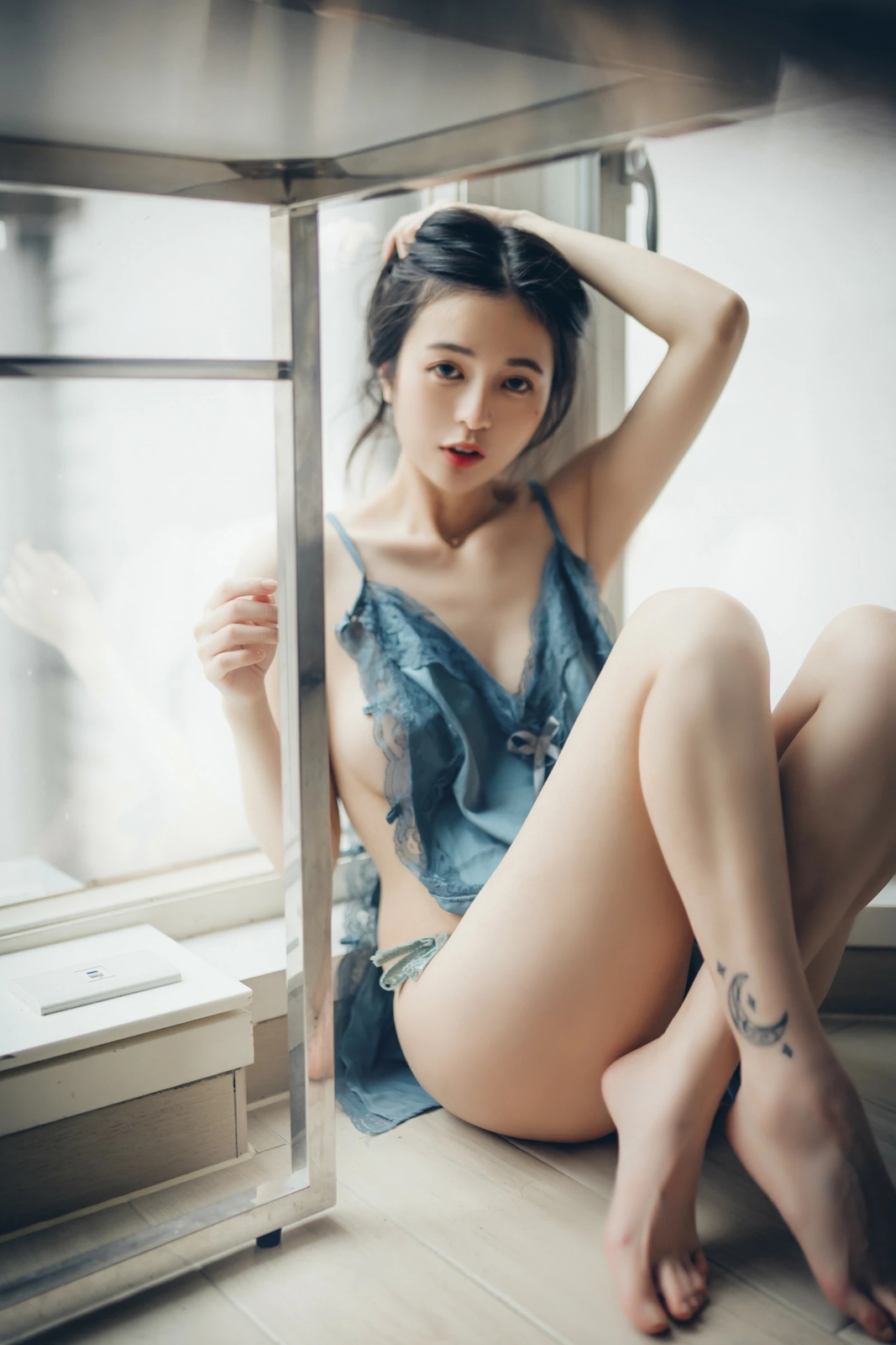 半裸尤物女人心妍小公主黑丝美臀两腿张开的样子图 - 纲手对鸣人的惩罚完整版漫画